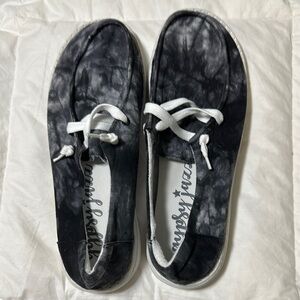 Gypsy Jazz Black Tie-Dye Flats